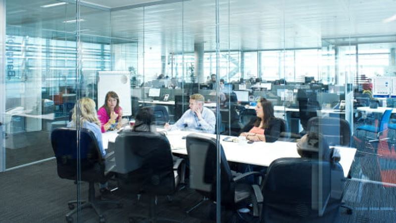 Réunion dans un bureau