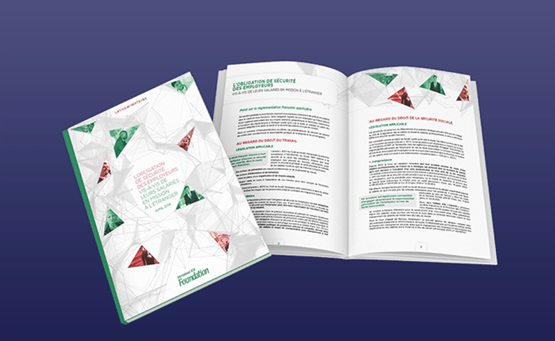 Mock up livre blanc ouvert L'obligation de sécurité des employeurs vis-à-vis de leurs salariés en mission à l'étranger